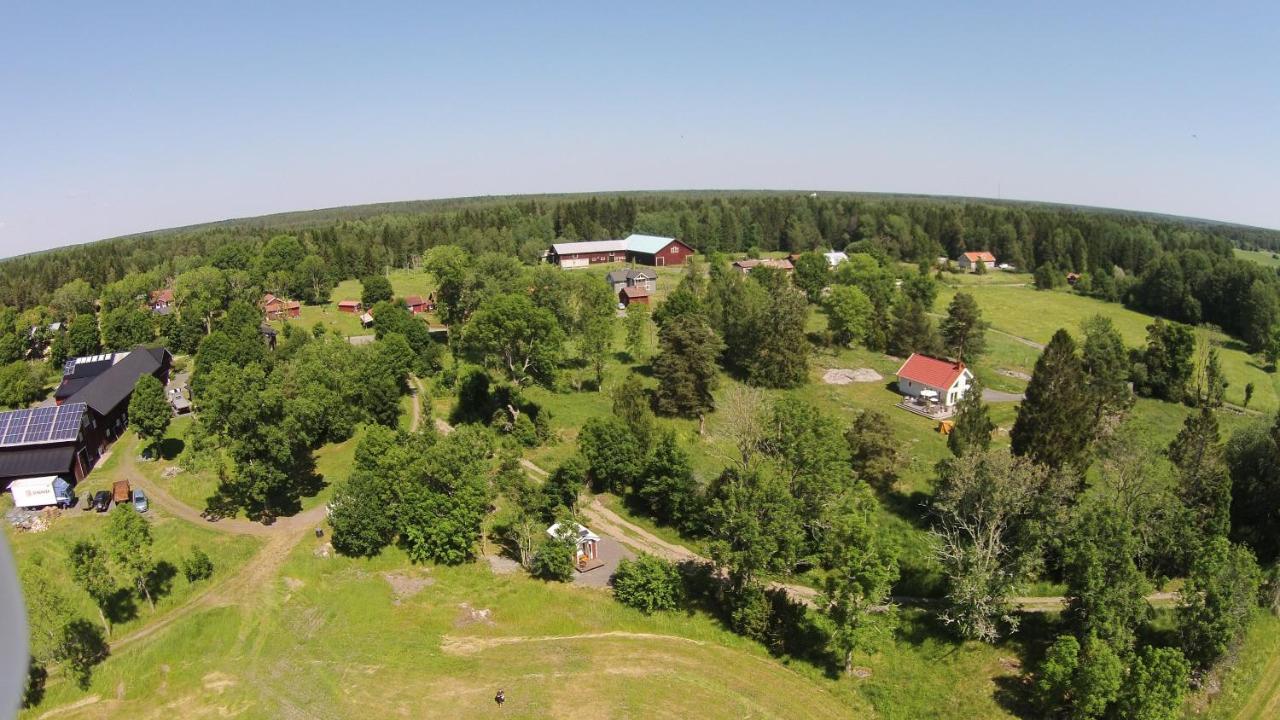 Liten Enklare Klimatsmart Stuga I Roslagen Эстаммар Экстерьер фото